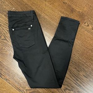 Joe’s black jegging
